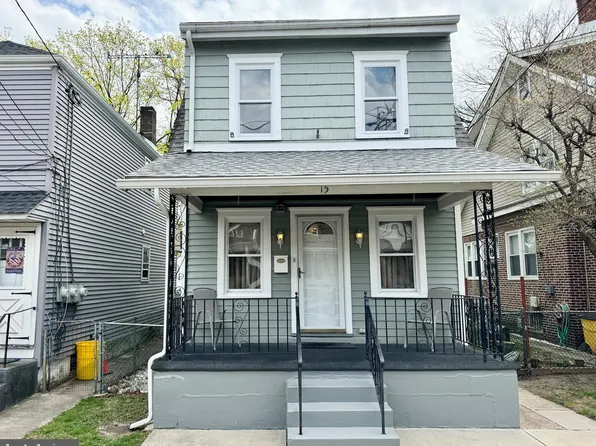 15 Pierce Ave, Trenton, NJ 08629