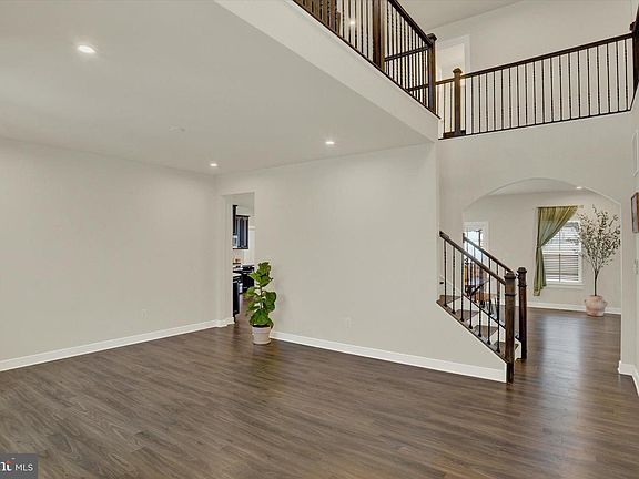 3rd image of 3973 Secretariat St