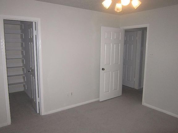 5th image of 8502 Leafdale Dr