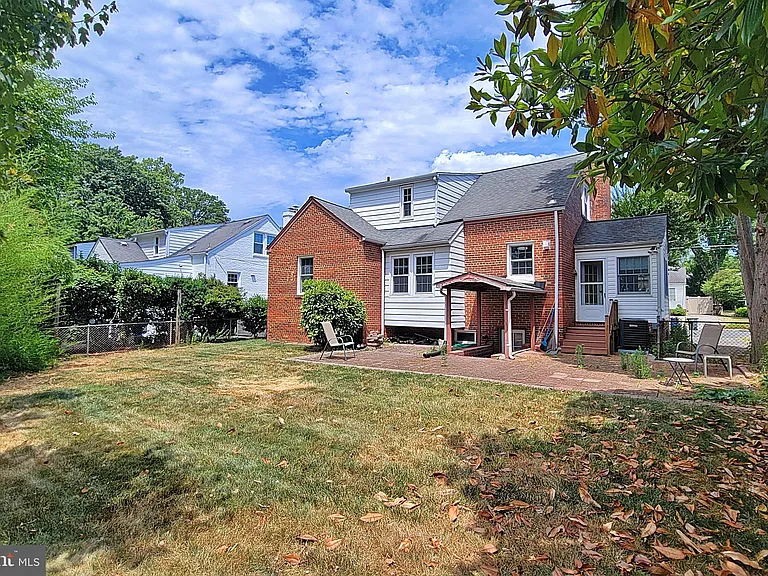 2124 N Troy St — Photo 18