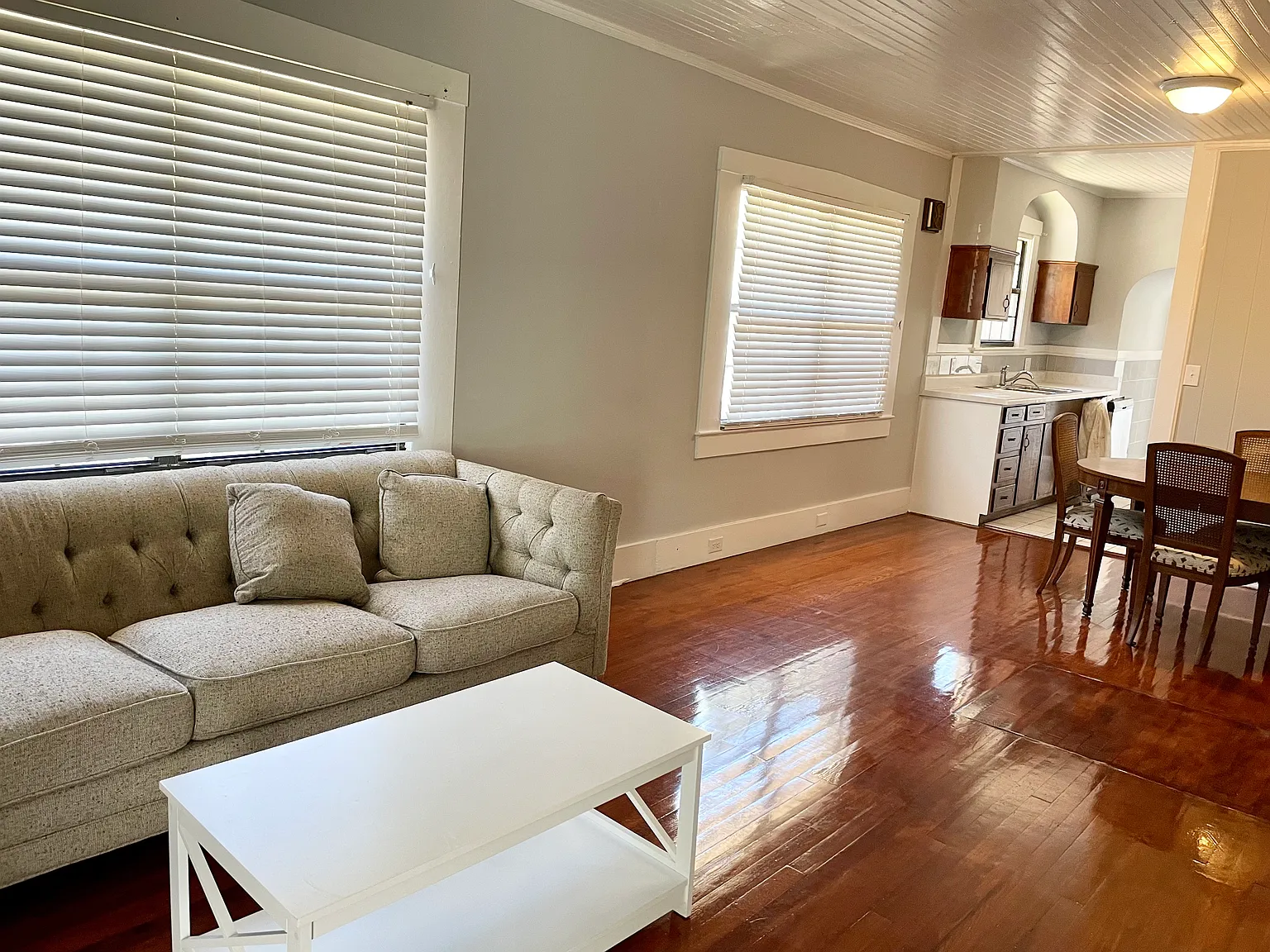 4 bed, 2.5 bath, 2150 sqft, $2,900 — Photo 2