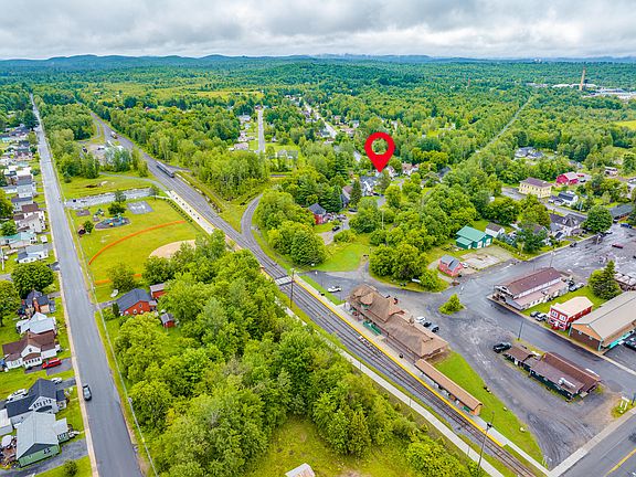3rd image of 8 Webb Rd