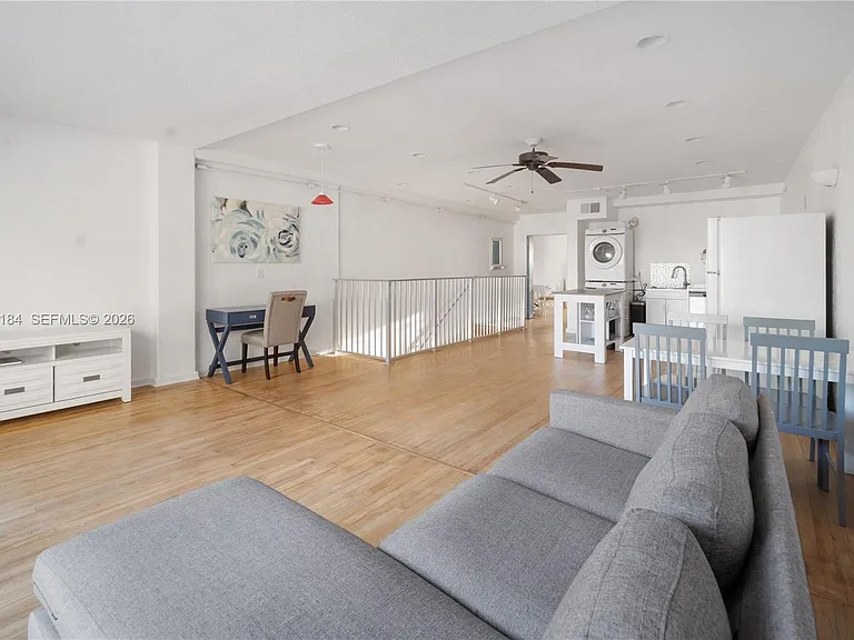 905 Sunrise Ln #905 — Photo 7