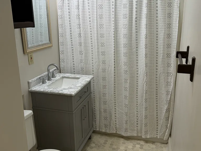 251 N Bridge St #3 — Photo 4