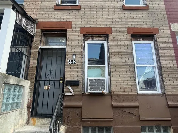 652 W Clearfield St, Philadelphia, PA 19133