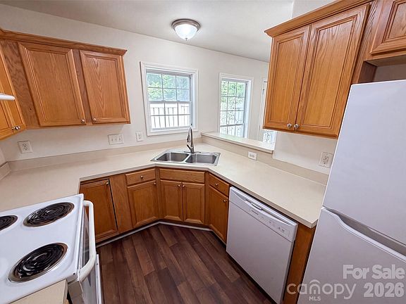 3rd image of 9514 Littleleaf Dr