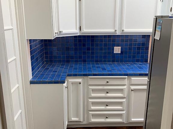 2nd image of 276 Douglass St