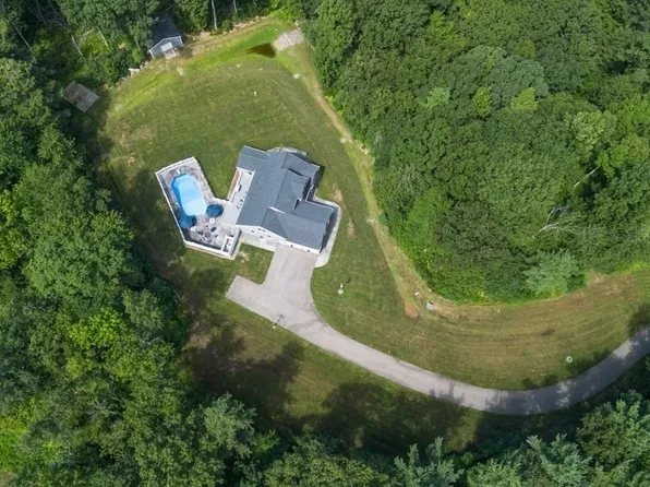 929 Pleasant St, Paxton, MA 01612