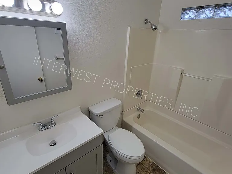 16705 NE Halsey St #113 — Photo 7