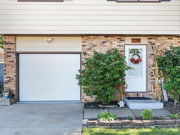 5th image of 1215 Calvin St