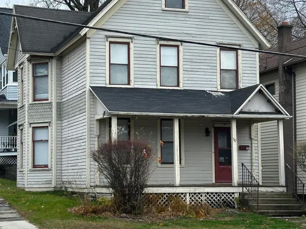 30 Belmont St, Carbondale, PA 18407