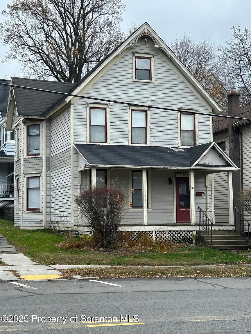 30 Belmont St photo 1