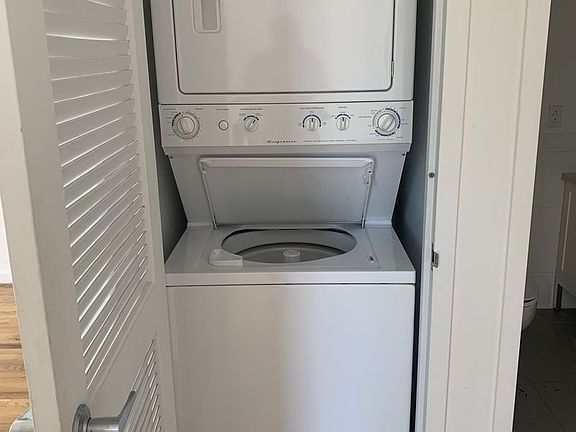 5th image of 3210 Riverdale Ave #7G