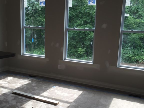 5th image of 168 Monebrake Dr