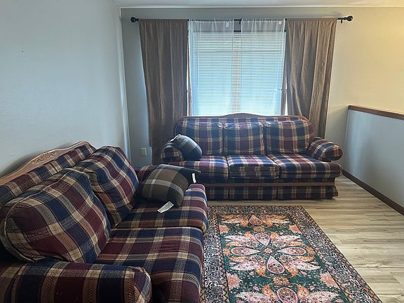 5th image of 6817 Park Ridge Dr