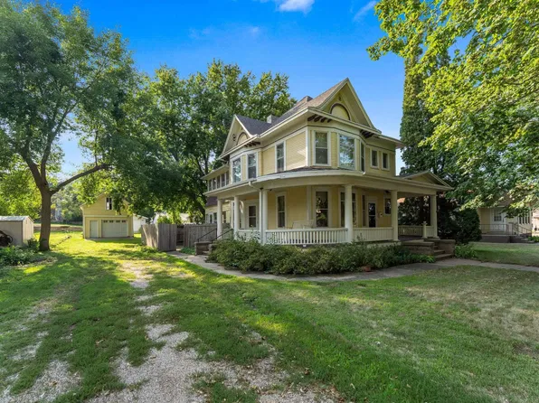 105 S Carroll St, Rock Rapids, IA 51246