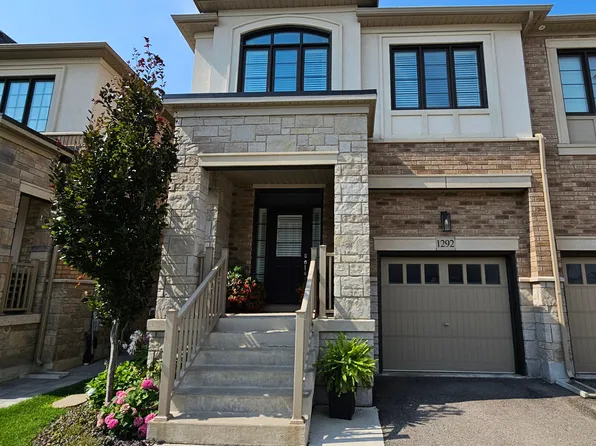 1292 Clarriage Ct, Milton, ON L9E 1J4