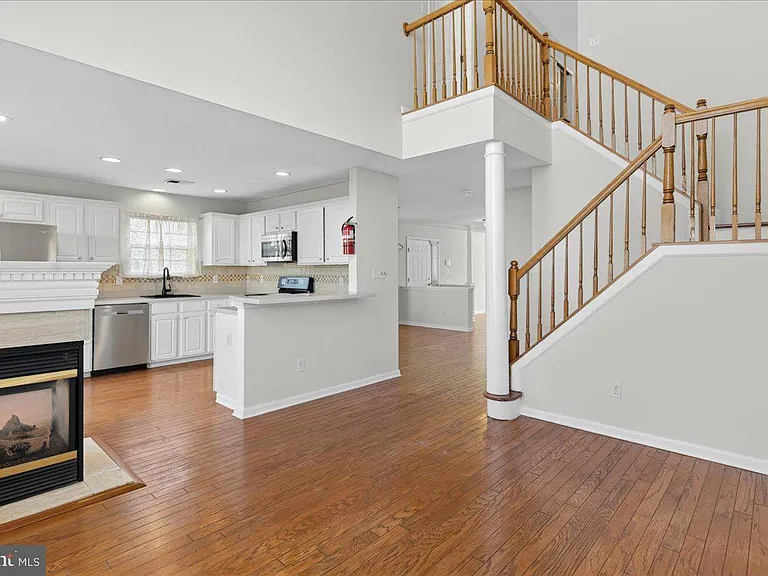 313 Fountayne Ln — Photo 14
