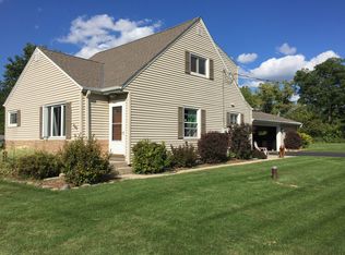 440 Kossow Rd, Waukesha, WI 53186