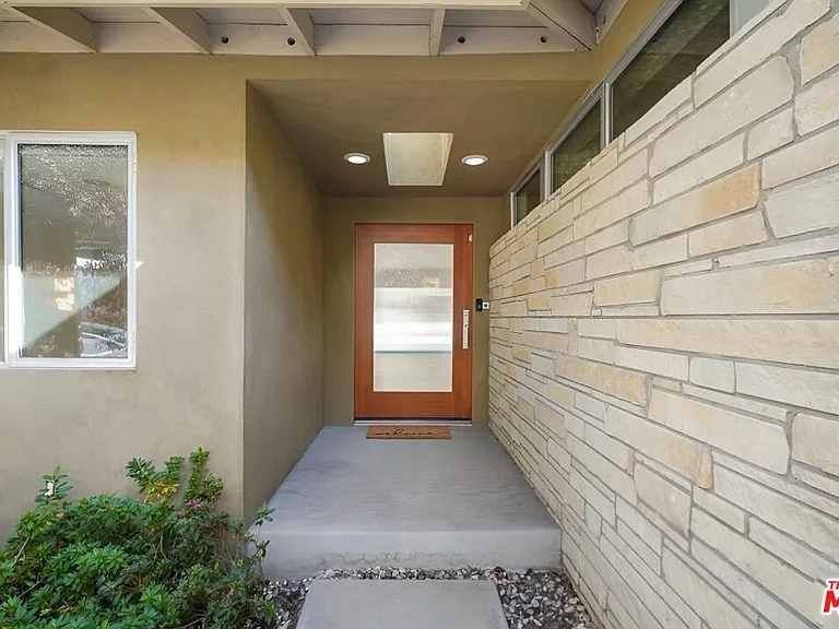 1700 San Ysidro Dr — Photo 4