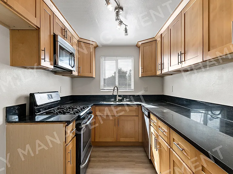 6414 York Blvd #D — Photo 4