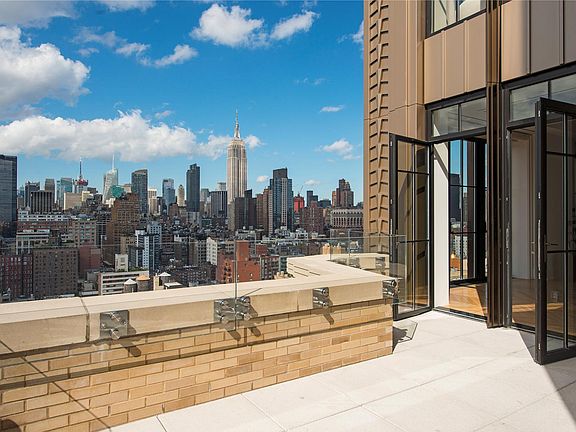3rd image of 212 W 18th St APT 18C