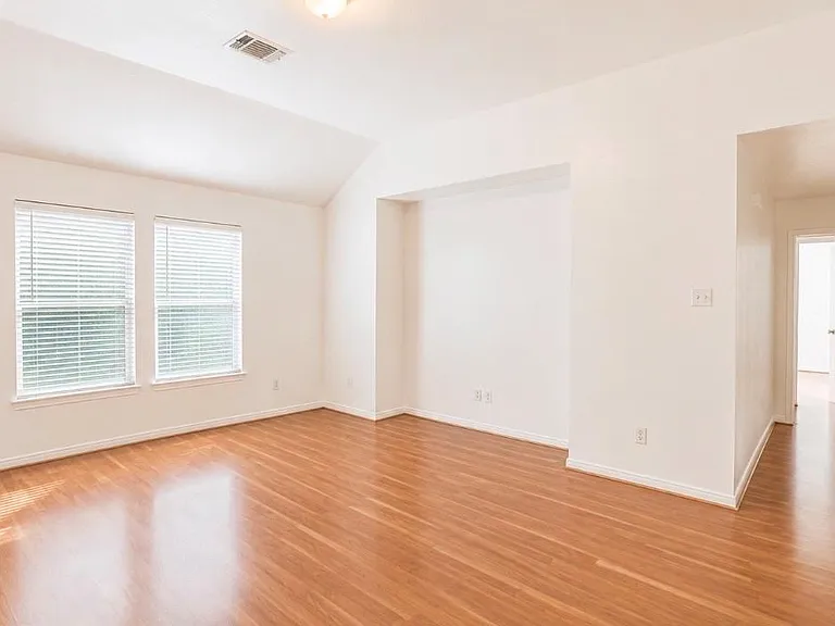 423 Blossomwood Dr — Photo 22
