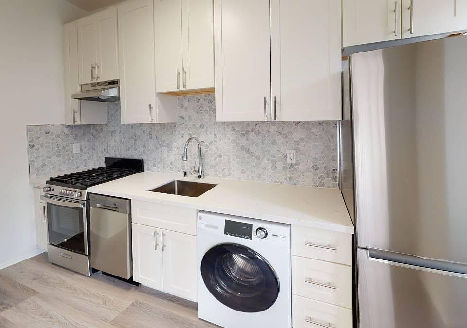 1st image of 3270 Octavia St #105