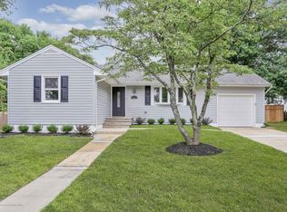 121 10th St, Belford, NJ 07718