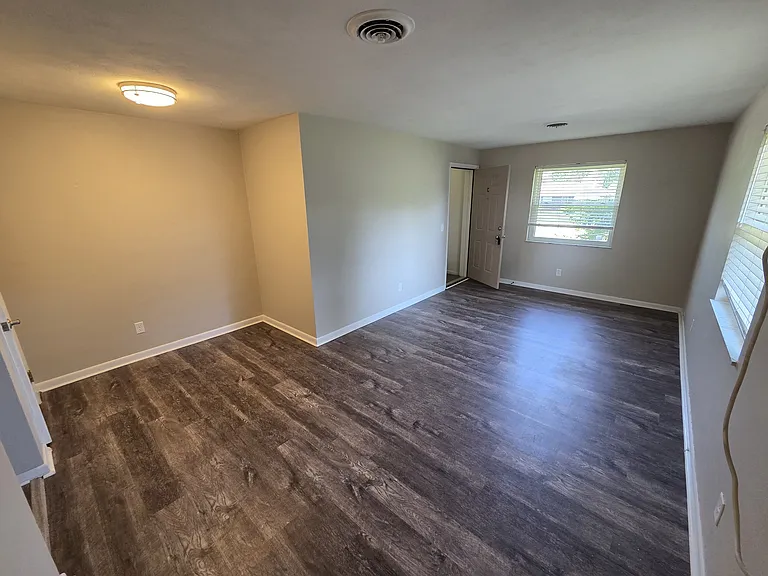 897 W Market St #C — Photo 2