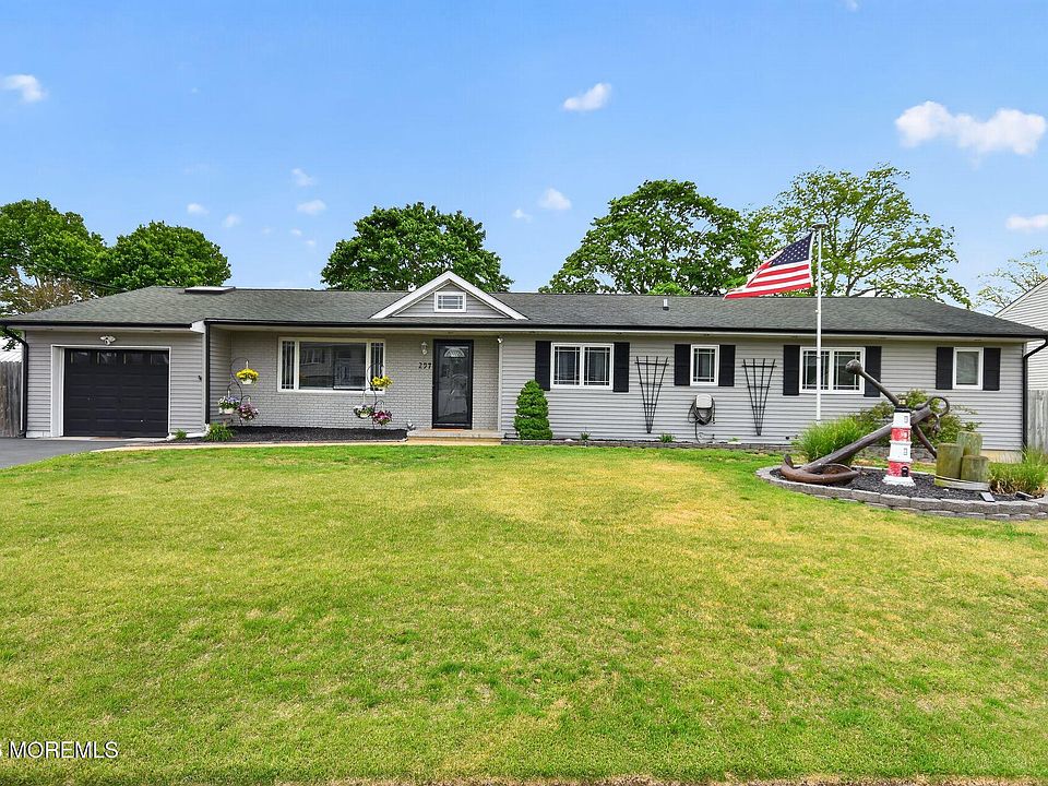 1st image of 297 Spruce Drive