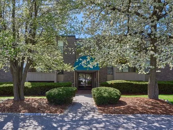 42 Shrewsbury Green Dr Unit L, Shrewsbury, MA 01545