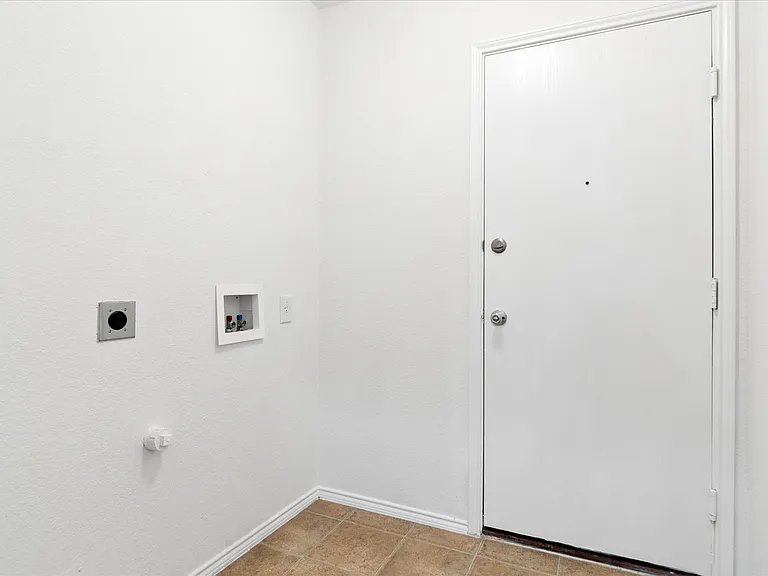13221 Galaxy Dr — Photo 21