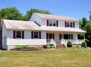4 Catherine Ln, Suffield, CT 06078