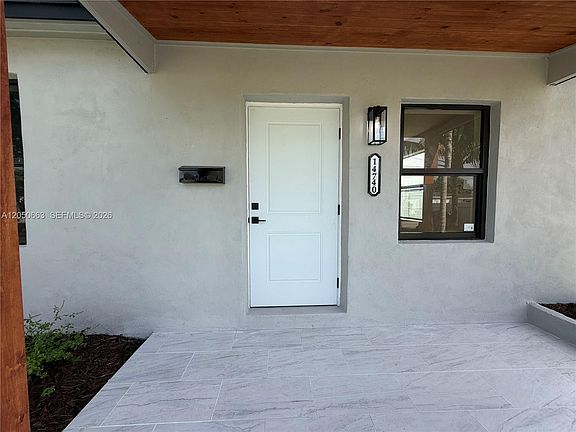 5th image of 14740 Polk St