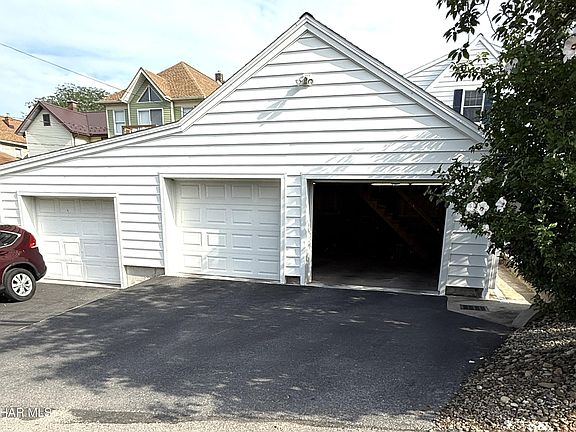 4th image of 1410 Spruce St