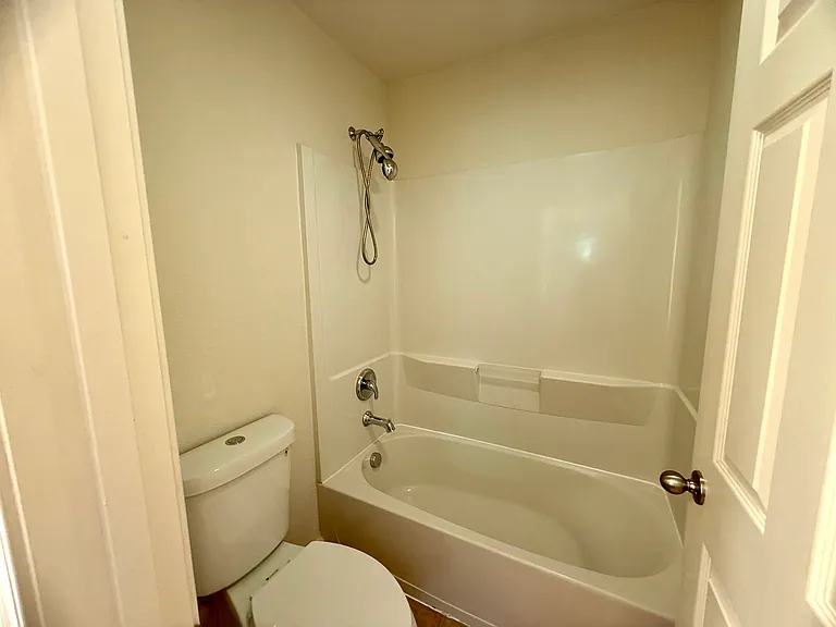 457 Effie Ct — Photo 23