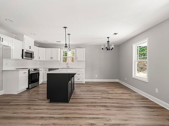4th image of 3053 Reese Rd