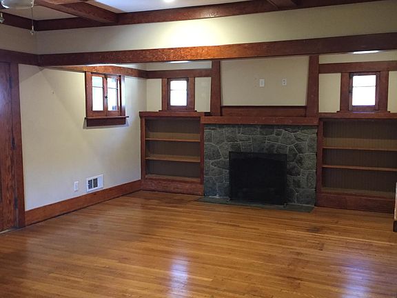 3rd image of 644 N Marengo Ave APT 1