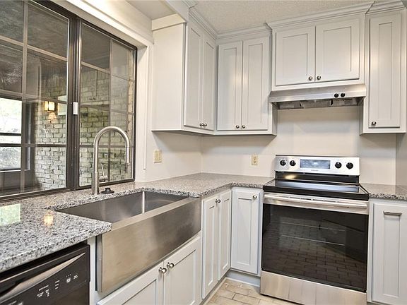 3rd image of 606 N Valley West Dr