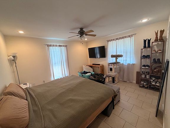 4th image of 6450 Center St #6450