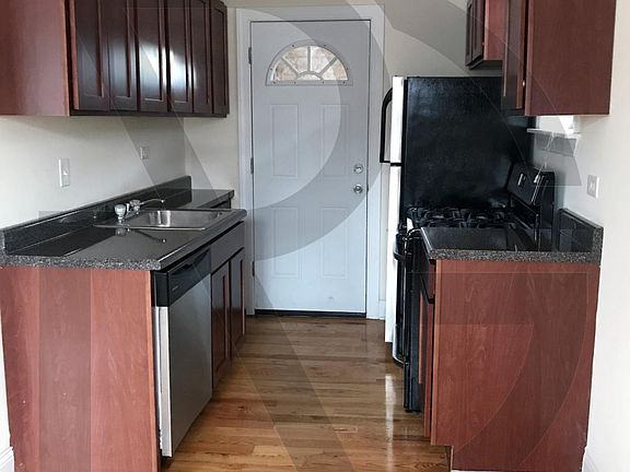 2nd image of 622 W Cornelia Ave #Sthree