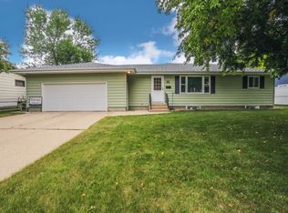 15 S Weber St, Aberdeen, SD 57401