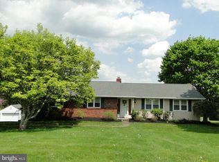 1635 Hillside Dr, Quakertown, PA 18951