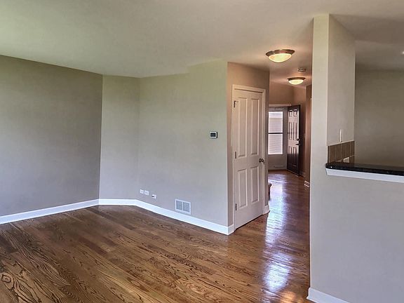 4th image of 231 Macintosh Ave