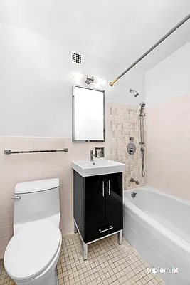 Sold by Triplemint | media 23