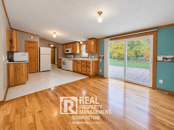 579 110th Ave, Plainwell, MI 49080