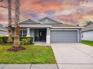 6747 Runner Oak Dr, Wesley Chapel, FL 33545