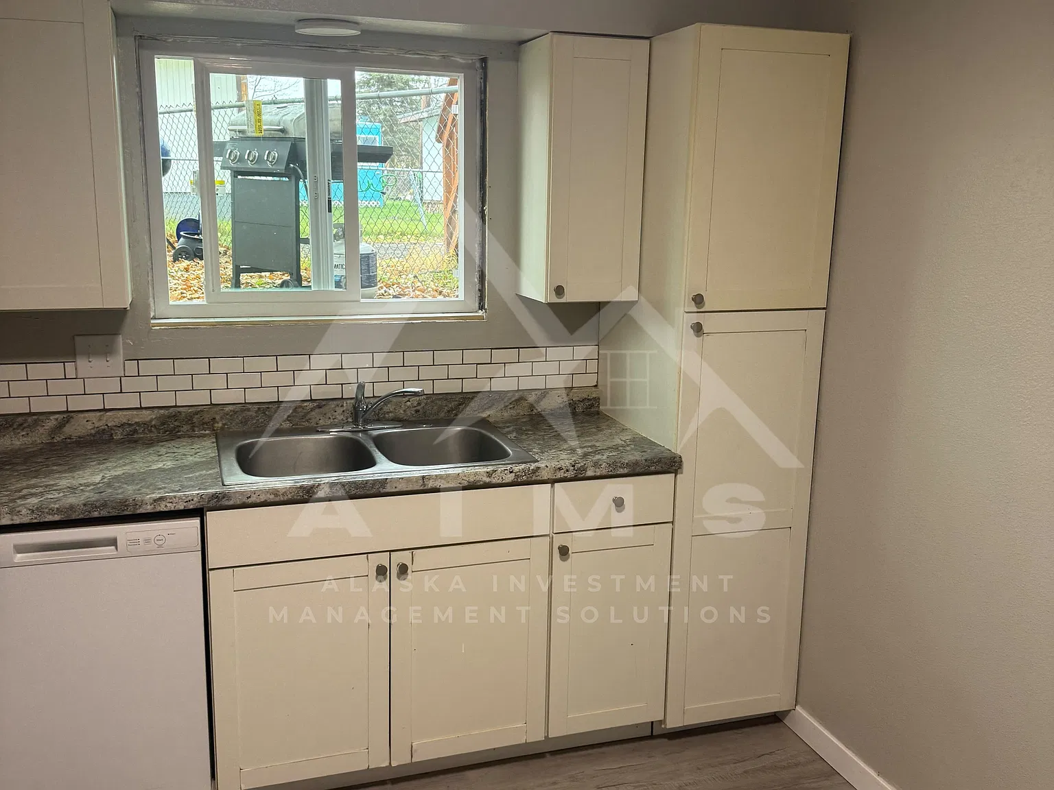 3 bed, 1100 sqft, $1,800 — Photo 4