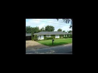 225 Southern Cir, Gulfport, MS 39507